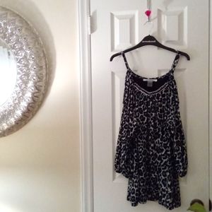 NY GARD Off the shoulder long sleeve top